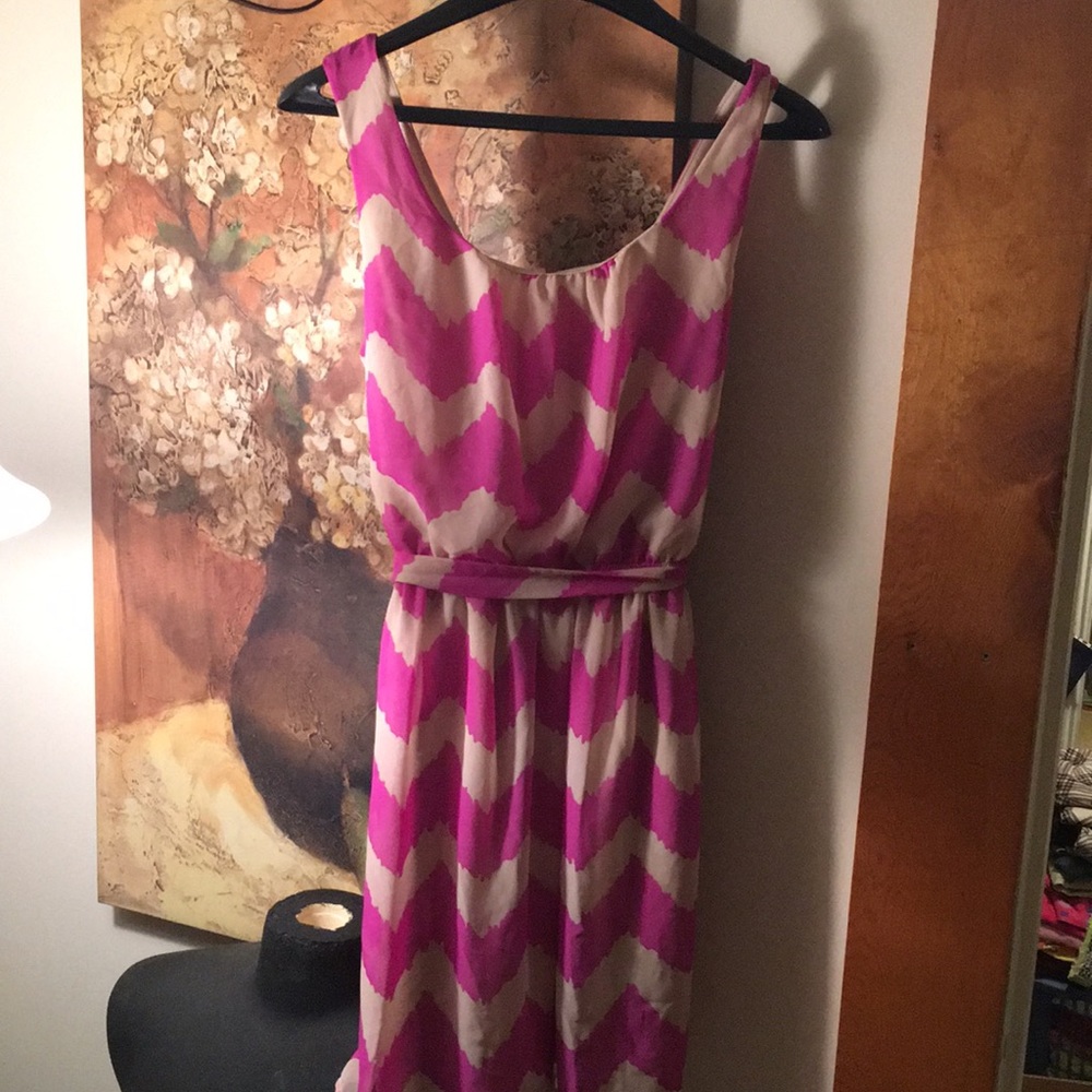 Junior’s Large Lily Rose Chevron style dress